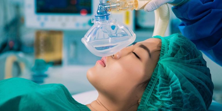 Five Great Reasons to Look Into a New Career as a Nurse Anesthetist