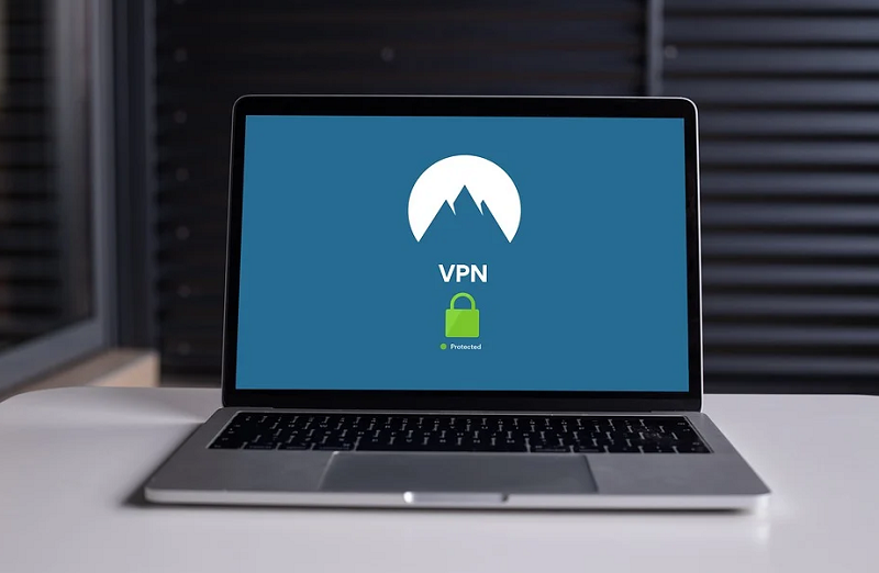 What is the Difference Between VPS Hosting and a VPN?